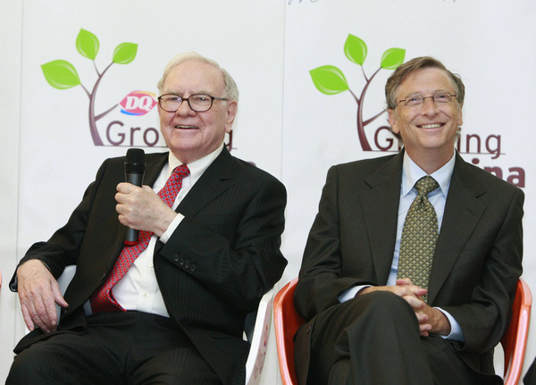 Bill Gates và Warren Buffett đã thành lập tổ chức từ thiện Giving Pledge